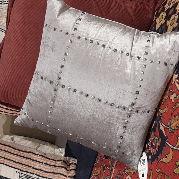 Callisto home accent pillow regular price 125usd - Picture 5 of 11